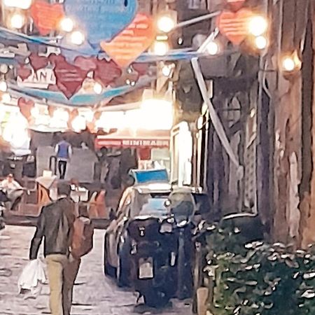 Piazza Carita' Centro Storico Apartment Наполи Екстериор снимка
