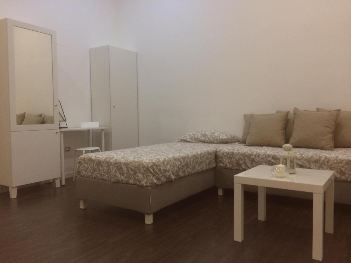 Piazza Carita' Centro Storico Apartment Наполи Екстериор снимка