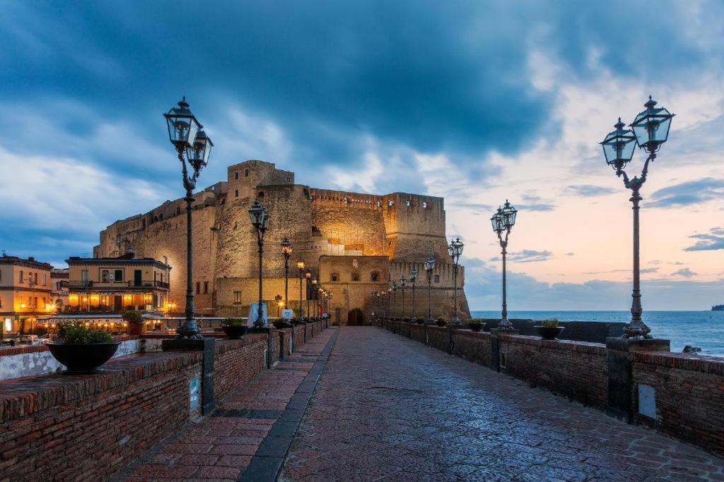 Piazza Carita' Centro Storico Apartment Наполи Екстериор снимка