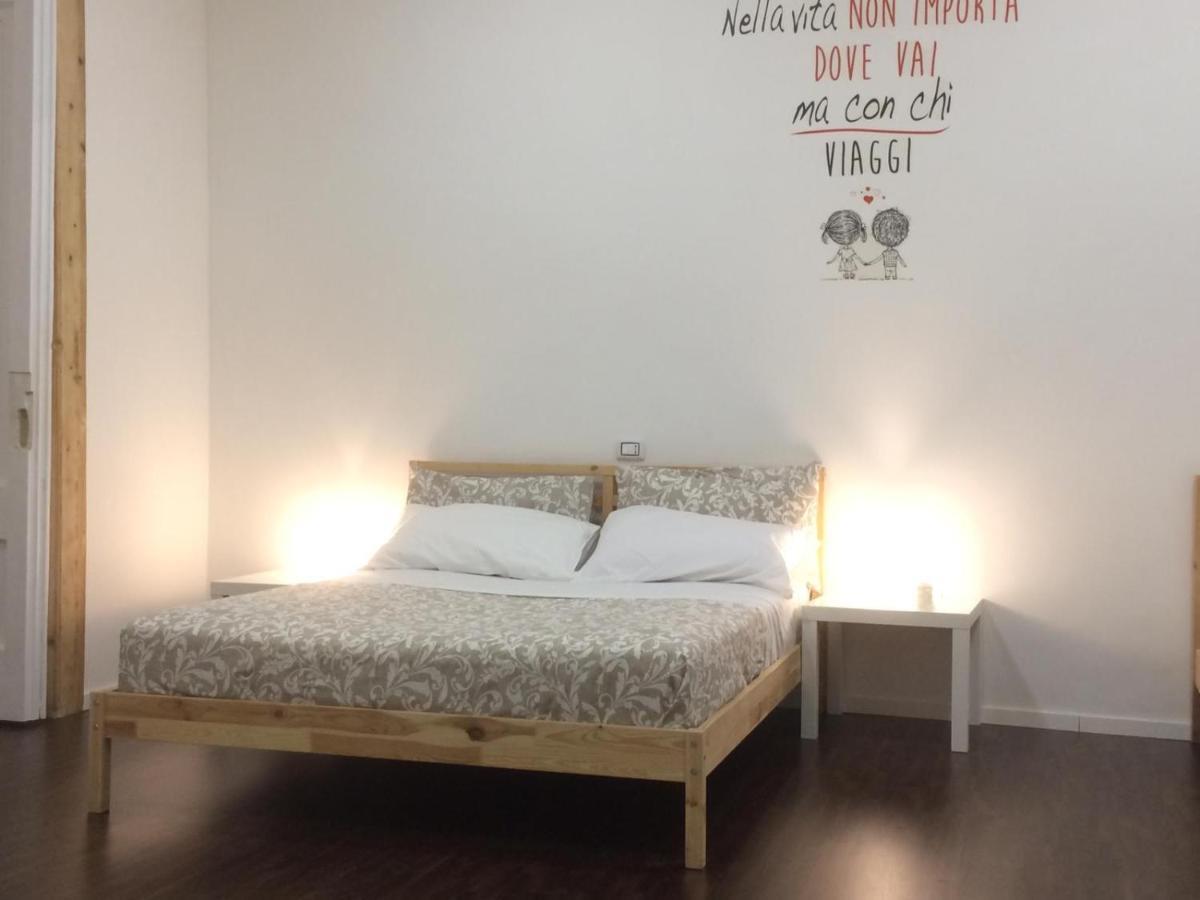 Piazza Carita' Centro Storico Apartment Наполи Екстериор снимка
