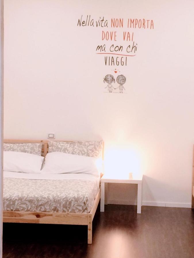 Piazza Carita' Centro Storico Apartment Наполи Екстериор снимка